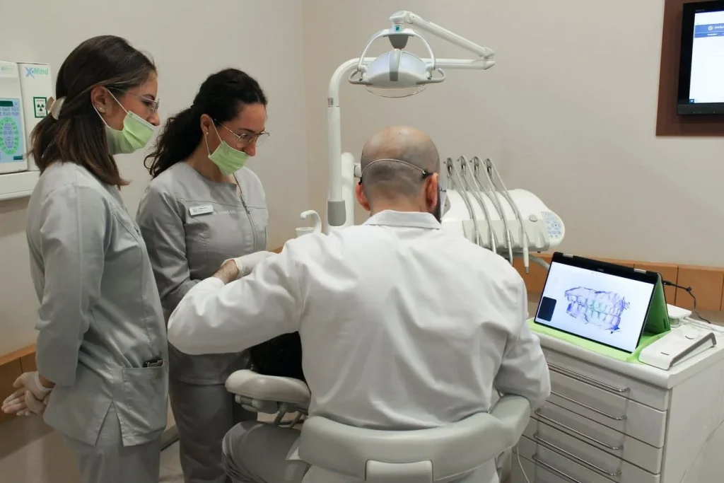 Rsz img 0774 - Invisalign y Dr. Charani: la combinación que merece tu sonrisa.