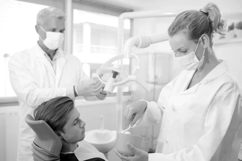 implantes dentales sin cirugía