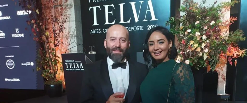 Doctor charani y esposa en los premios telva