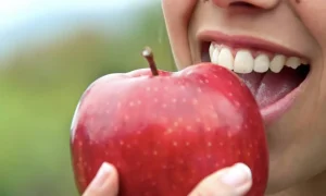 Alimentos que blanquean los dientes