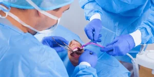 Cirugía dental poco invasiva