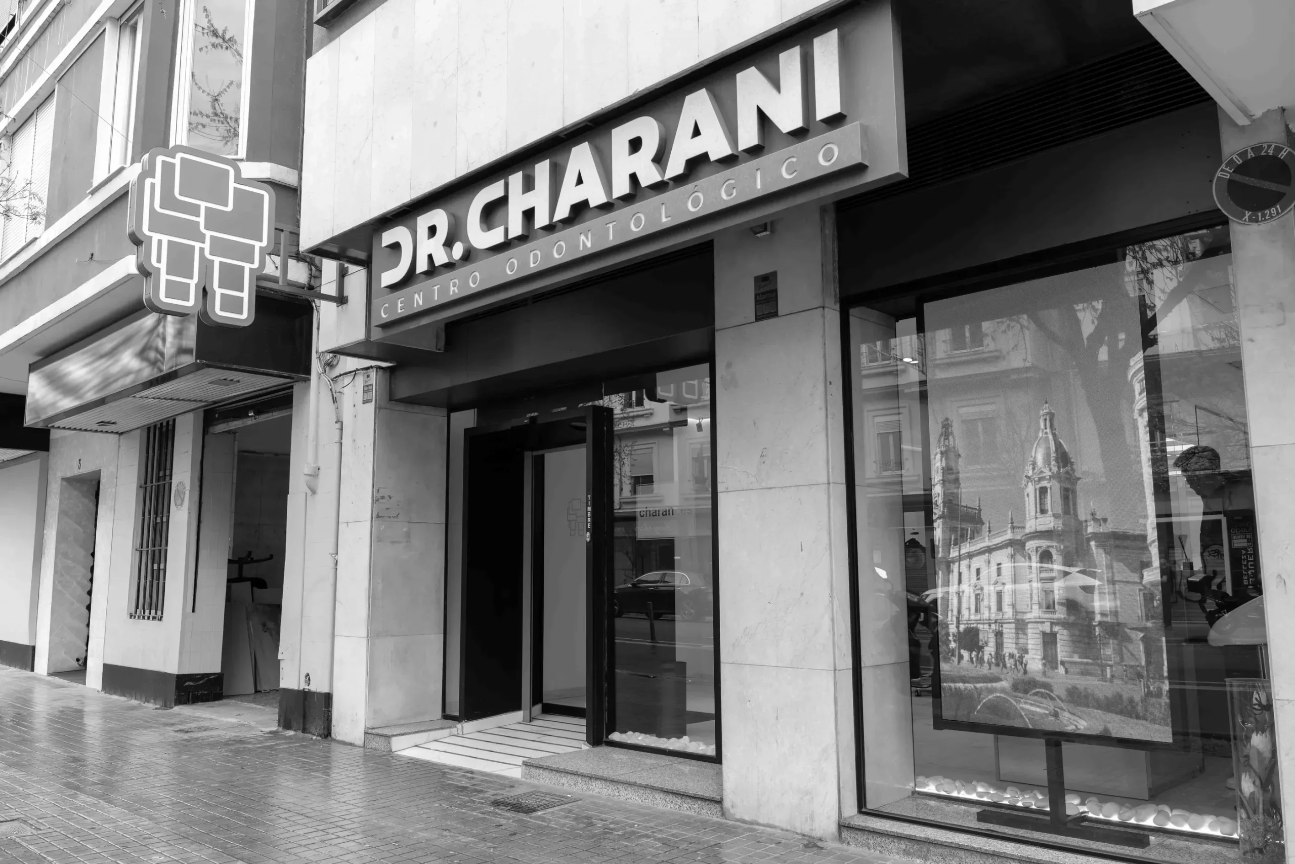 Clínica Dental Dr. Charani en Arrancapins, Valencia