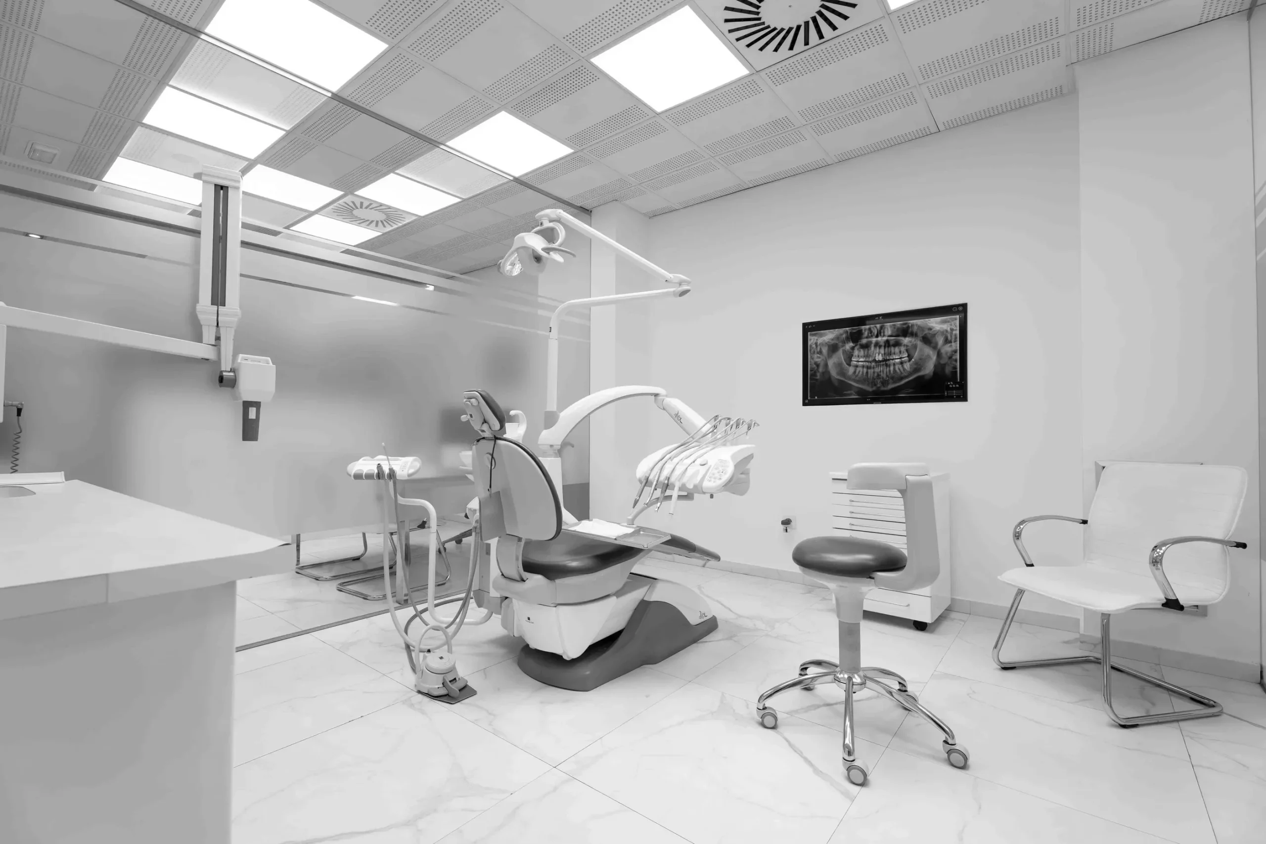 Tratamientos dentales en Clínica Charani Valencia